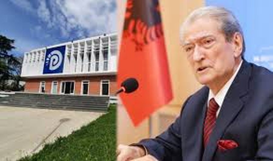 Lufta për Tiranën / Takimi i ndermjetësve të PD-ës me