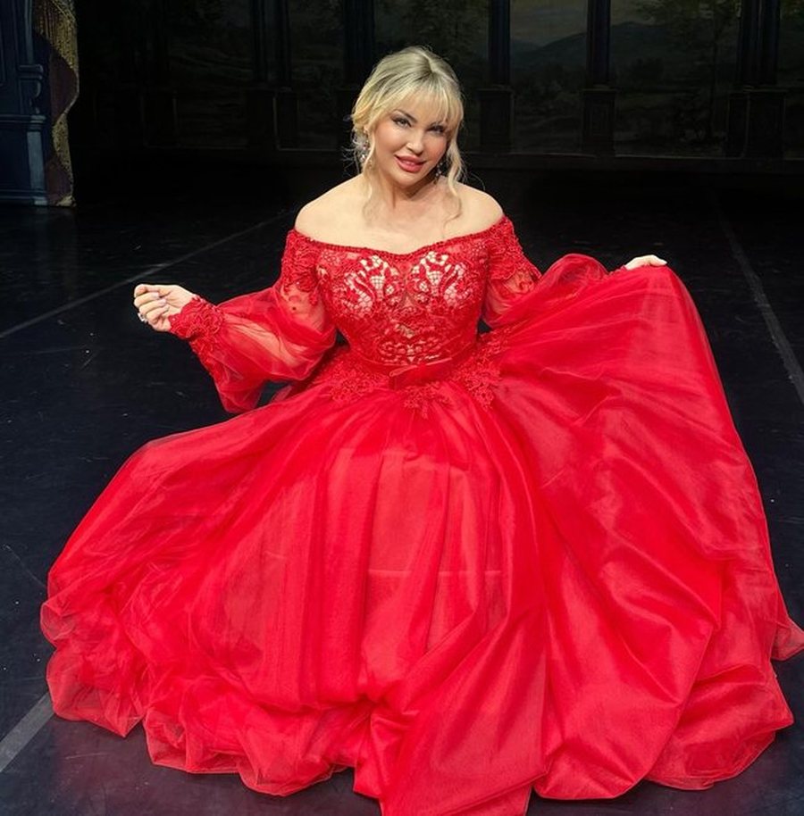 Ngjarje e rëndë në TKOB, soprano Eva Golemi rrëzohet në