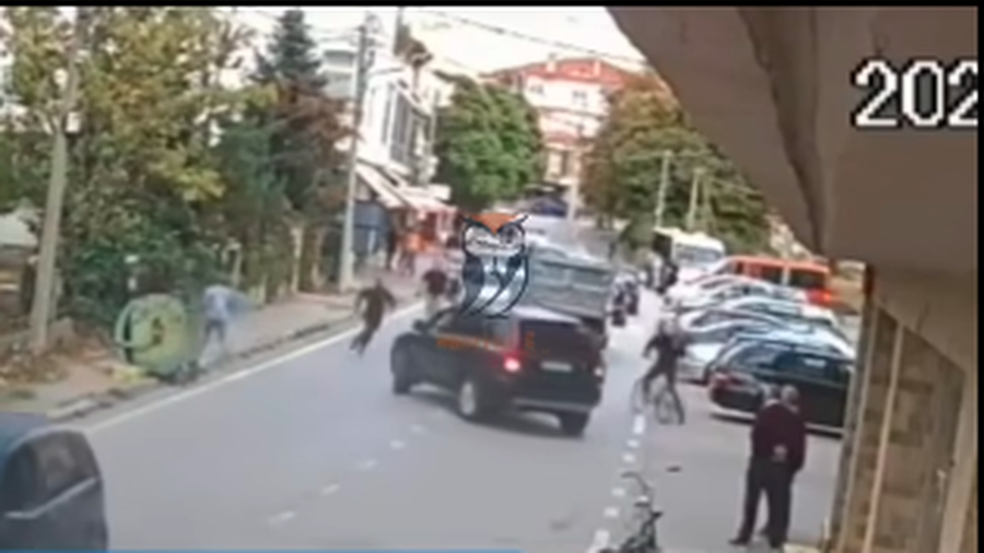 VIDEO/ Si në filma, sherr masiv në Bilisht! Personazhi problematik