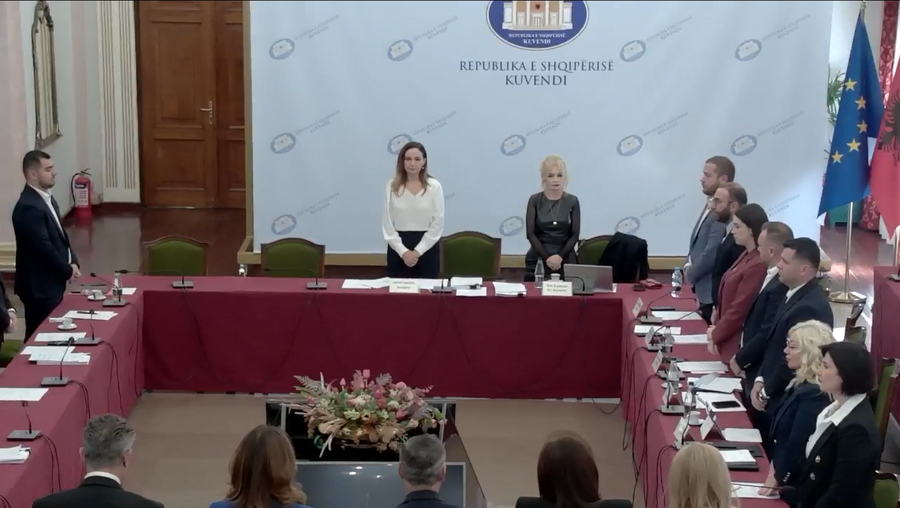 Vrasja e gjyqtarit, mbahet një minutë heshtje në komision,