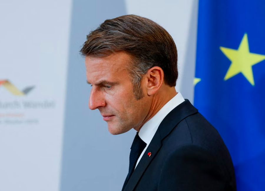 ''Shpall zgjedhjet ose dorëhiqu'', Franca në