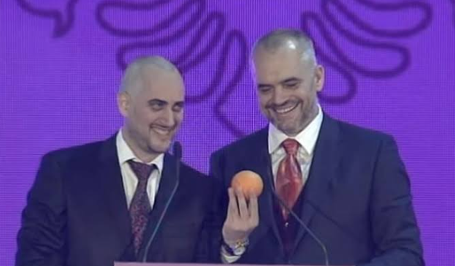 "Lal shkrepe shpejt", Florjan Binaj sqaron të fshehtën e