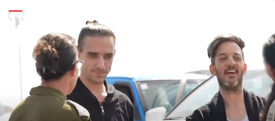 Të lidhur me zinxhirë në tunele, torturë dhe izolim,