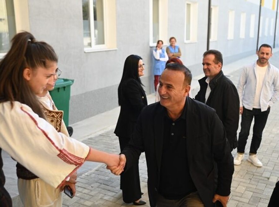 Djali i kryebashkiakut të Pogradecit, leje për kullë