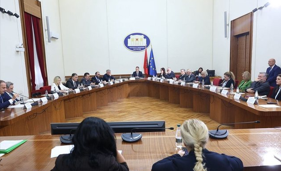 "Je zar i Suel Çelës", debate në mbledhjen e