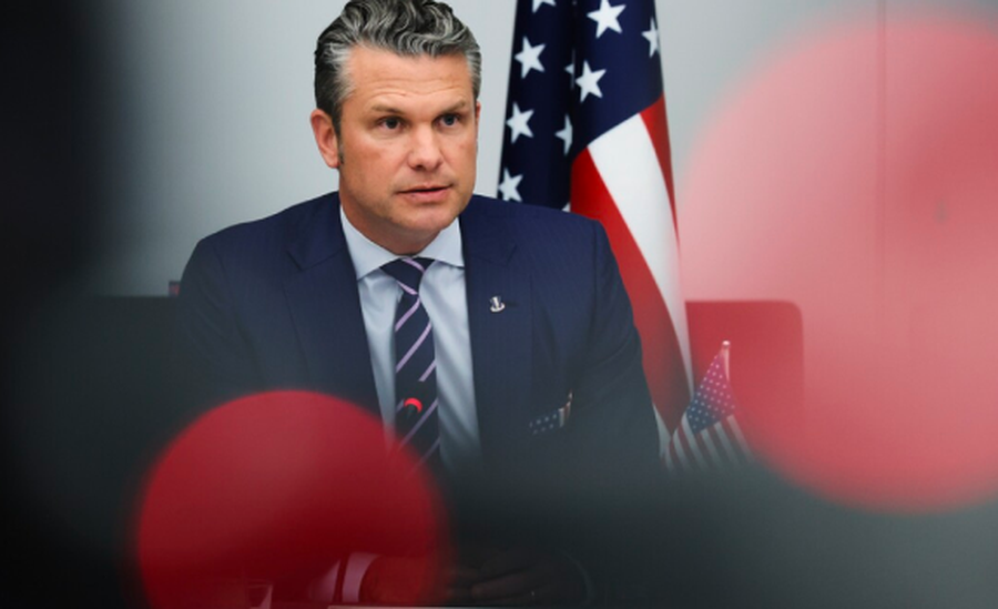 Panik në ajër për sekretarin amerikan të Mbrojtjes, ulje