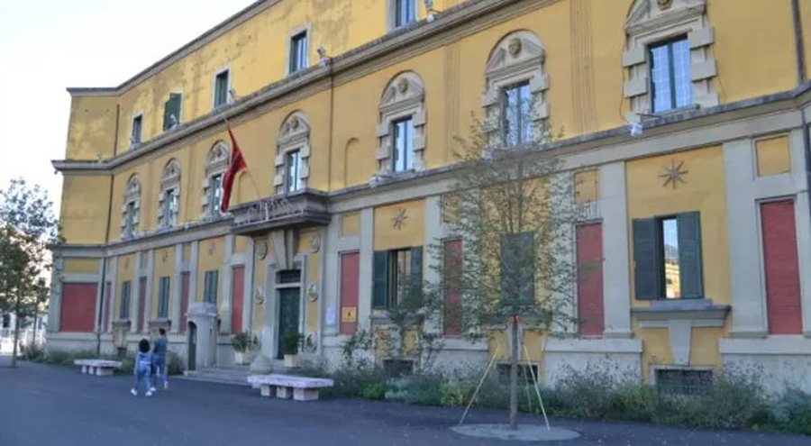 Prokuroria: 20 zyrtarë në gjyq për “shpërdorim