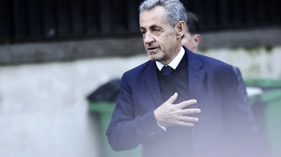 "Mirë se erdhe Sarkozi"/ Si e pritën të burgosurit