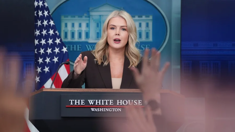 Kush është zëdhënësja e Trump që iu përgjigj