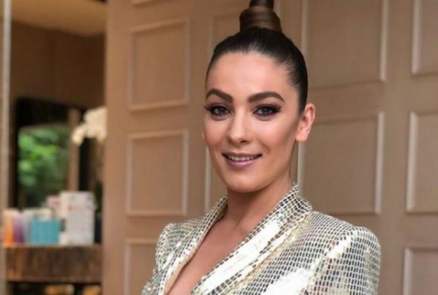Një lojë?! Delinda Disha shpall kandidaturën për kryetare