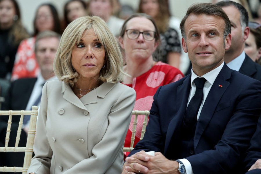 Brigitte Macron u regjistrua si burrë në portalin zyrtar të