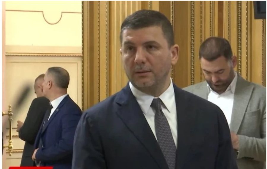 Albini nuk arrin të krijojë qeverinë "Kurti 3",