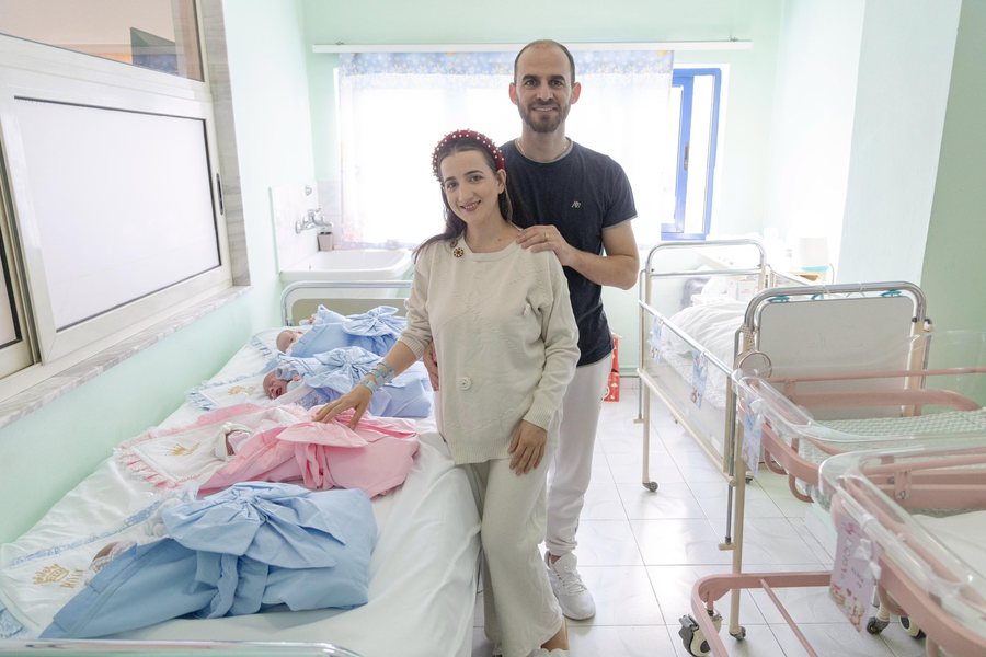 Vijnë në jetë katërnjakët me lindje natyrale: Mrekullia