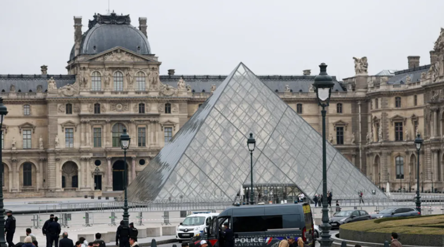 Grabitja e muzeut të Luvrit, shkon në 7 numri i të arrestuarve!