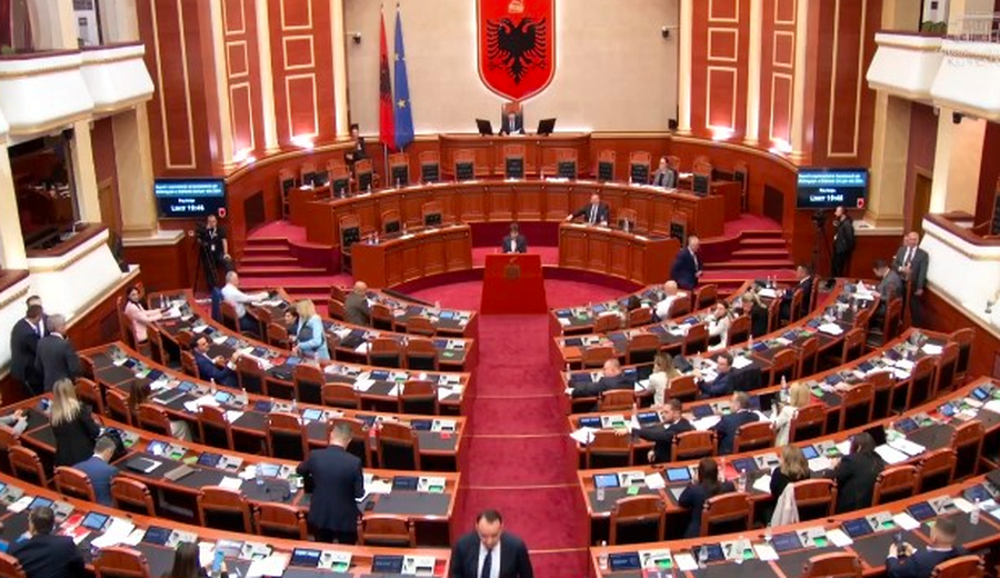 "Nesër mbledhje të posaçme", opozita braktis Kuvendin