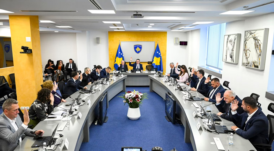 Kosova nuk mbetet pa buxhet, qeveria në detyrë miraton shpenzimet prej