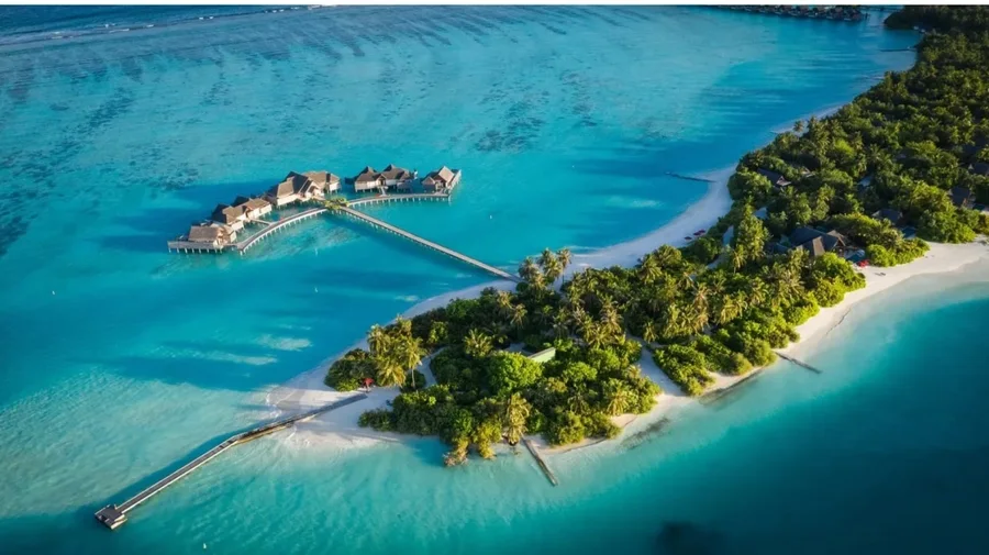 Maldivet bëhen vendi i parë në botë që ndalon pirjen e