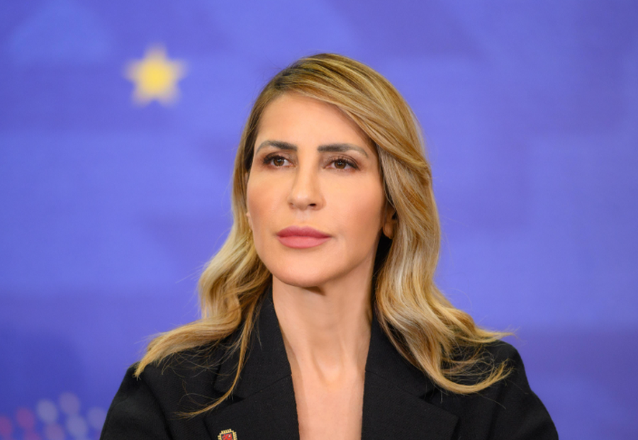 Ish-deputetja, Majlinda Bregu, humb njeriun e dashur: Qoftë i lehtë