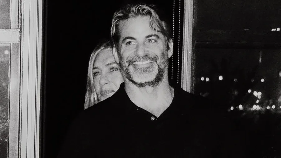 Jennifer Aniston bën zyrtare lidhjen me Jim Curtis: Gëzuar