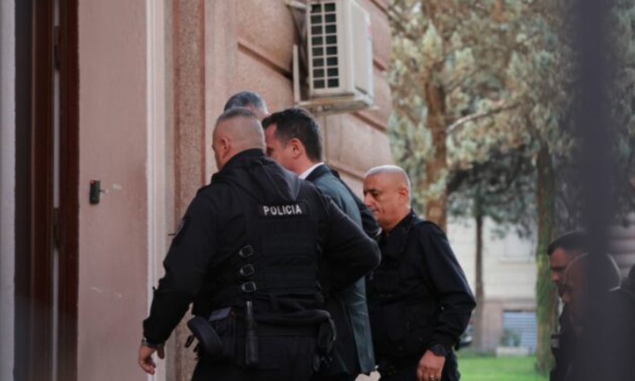 ''Nuk u njoftua nga këshilli bashkiak'', zbardhet