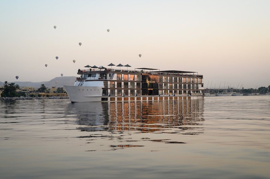 FOTO/ 'Pallati' luksoz që udhëton në Nil