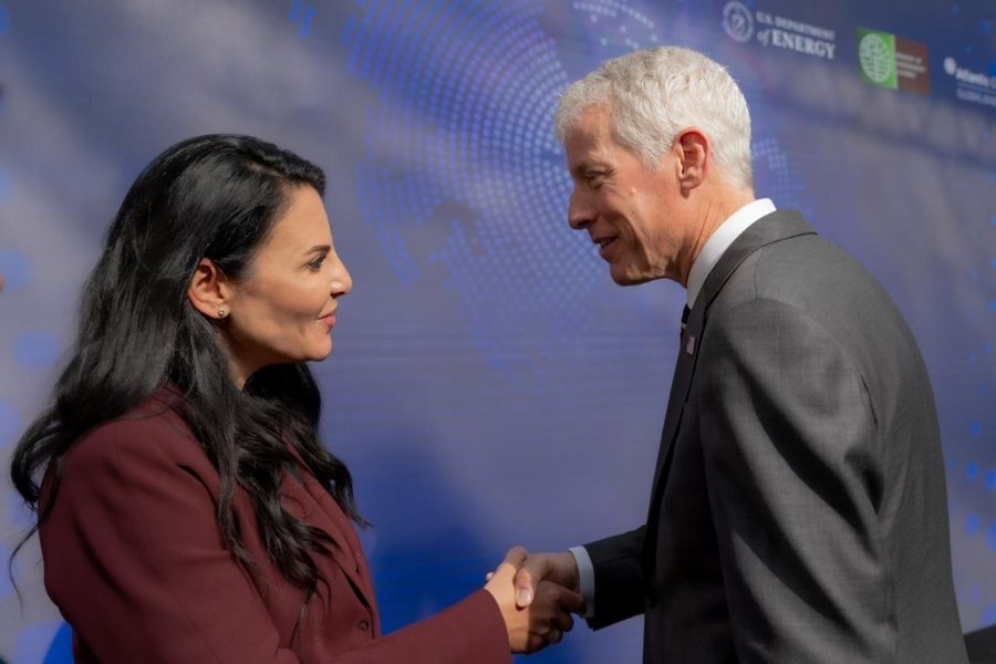 Balluku takohet në Athinë me Sekretarët amerikanë të