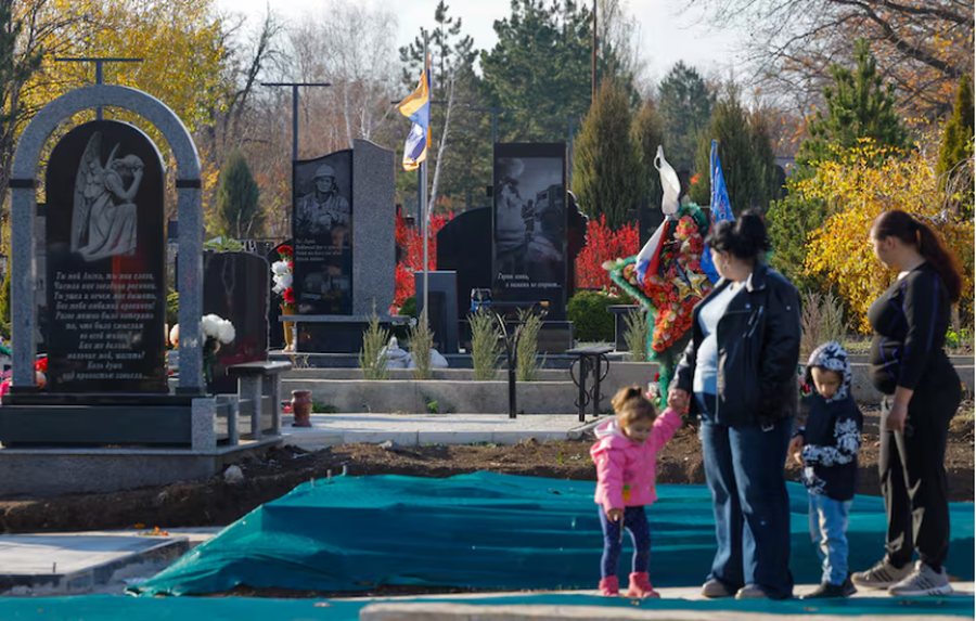 “Vejushat e zeza” / Rusia nis goditjen ndaj grave që martohen