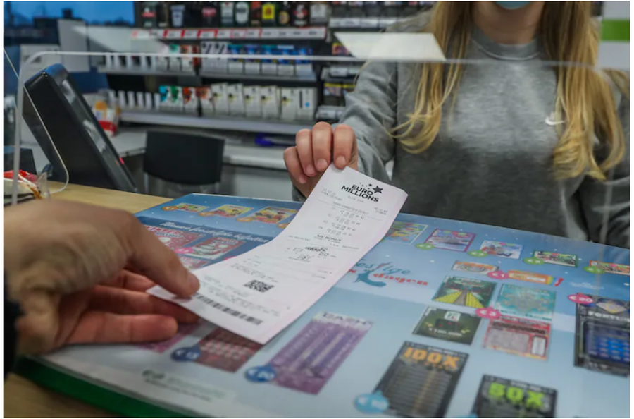 Pesë miq francezë provojnë fatin për herë të