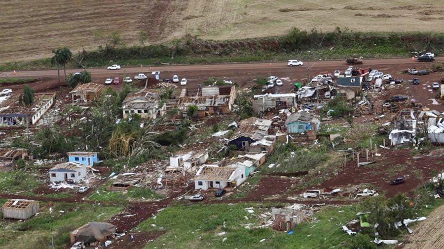 Të paktën 6 të vdekur dhe gati 500 të plagosur nga tornado