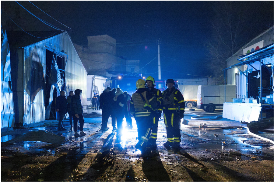 Një sulm masiv rus zhyt një pjesë të Ukrainës në