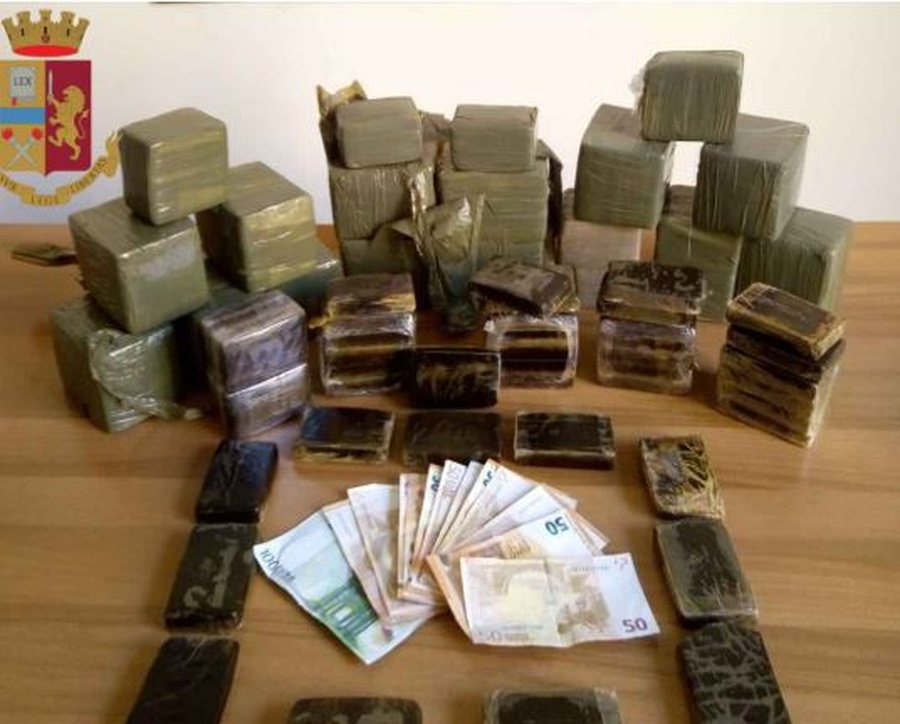 Shkatërrohet banda e drogës në Itali, arrestohet tre