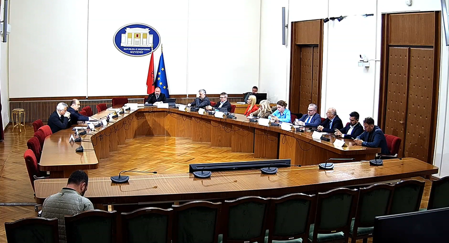 Mbledhja e parë e komisionit të 'Territoriales', PD