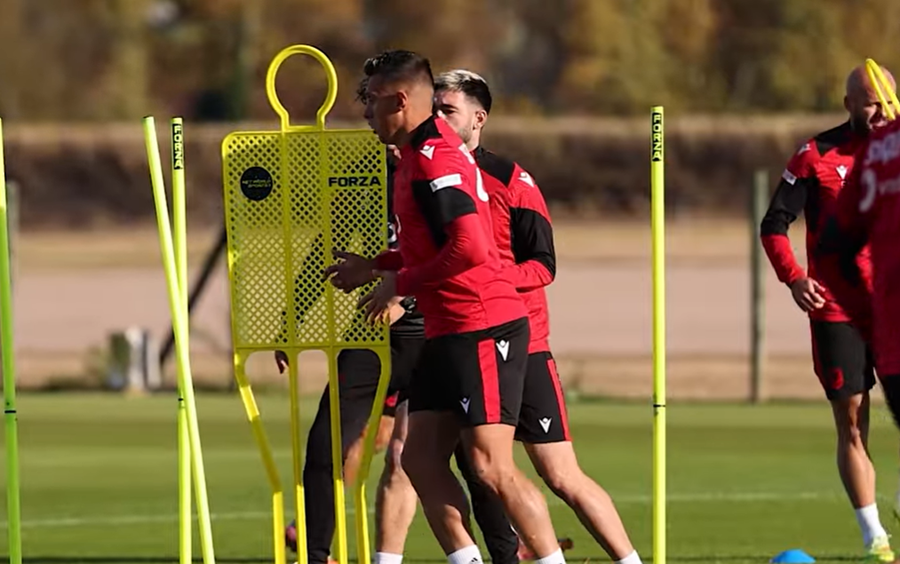 VIDEO/ Tre futbollistë të tjerë i bashkohen Kombëtares