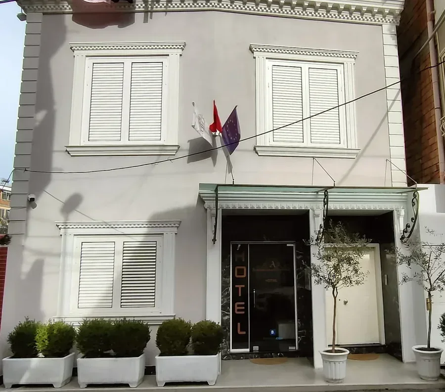 "Njeriu i Shullazit qëndronte në hotelin e agjentit të