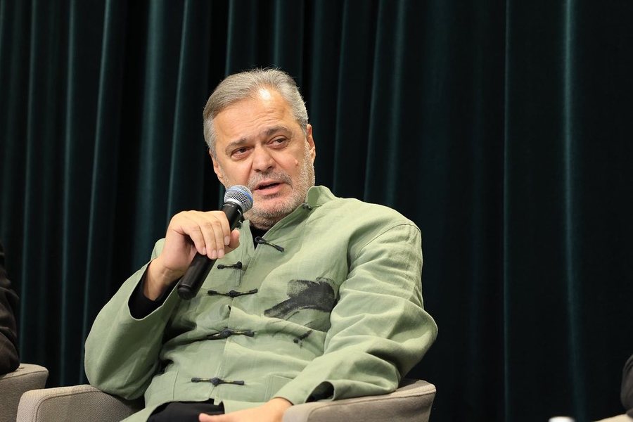 “Islamikët nuk mbajnë fotografi familjare”/ Ben Blushi: