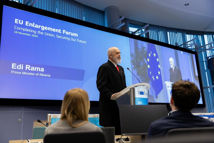 Rama batuta me Mogherinin dhe elozhe për Marta Kos: Sa më shumë