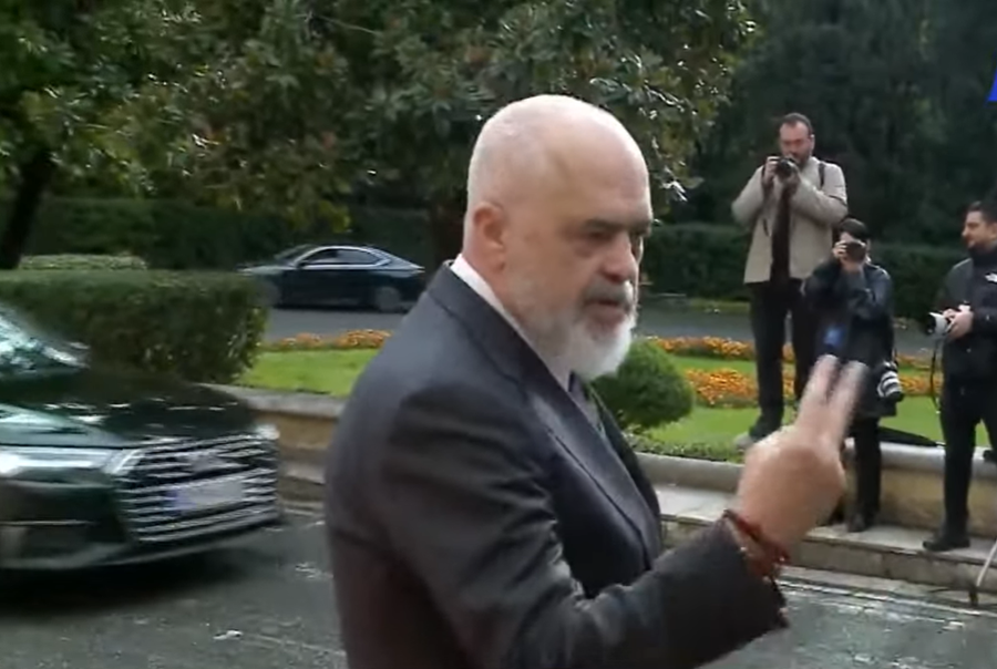 “Kjo hapni vendin se do hidhem, nuk funksionon”, Rama replikon me