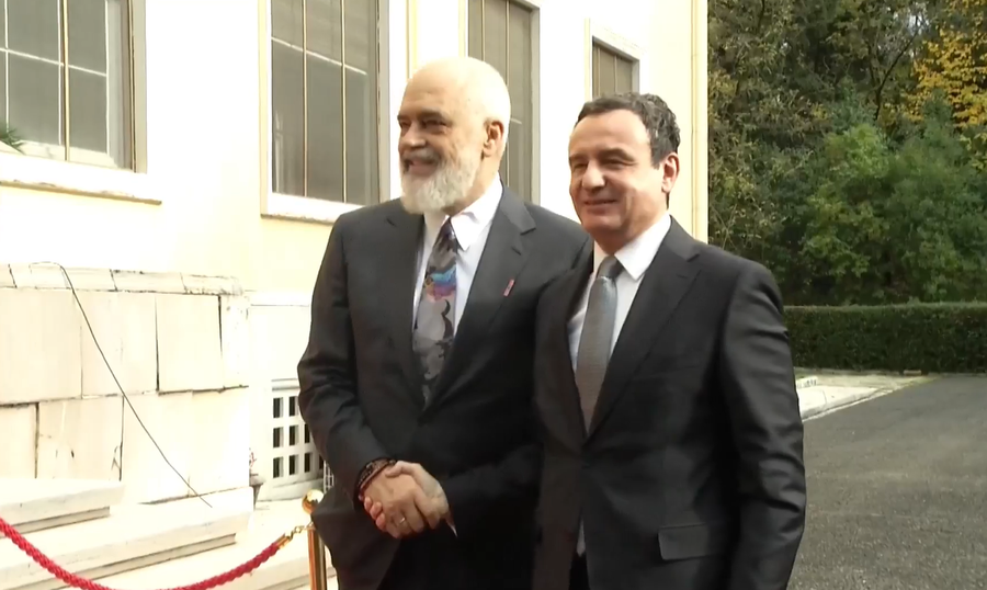 Pas 'përplasjeve' në distancë, Rama pret Kurtin në