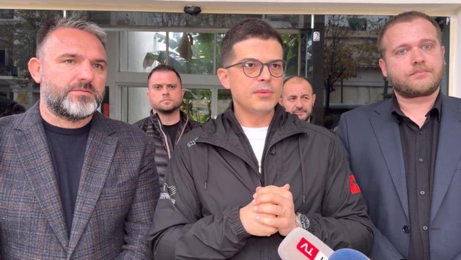 Përmbytjet në Shqipëri: 1500 hektarë tokë nën