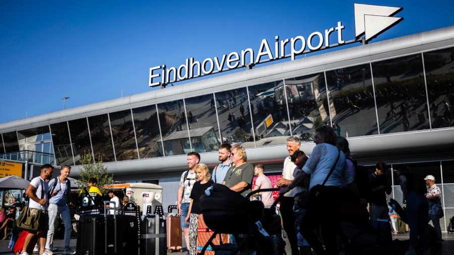 VIDEO / Dronët mbi aeroportin e Eindhovenit në Holandë, ndalohet