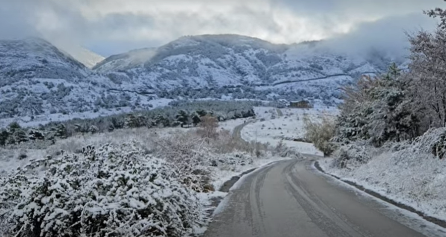500 hektarë tokë nën ujë në Sarandë, Korça