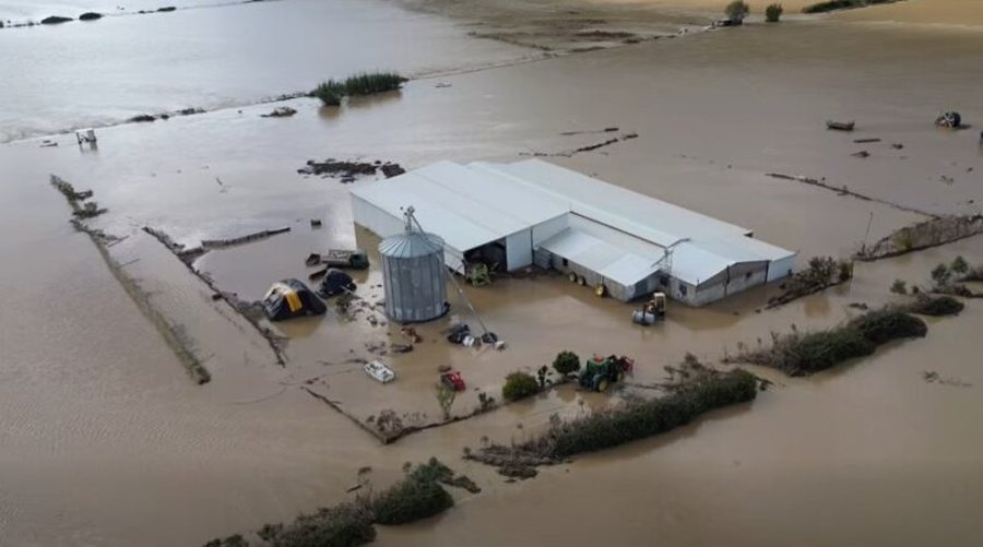 500 hektarë tokë nën ujë në Çukë të
