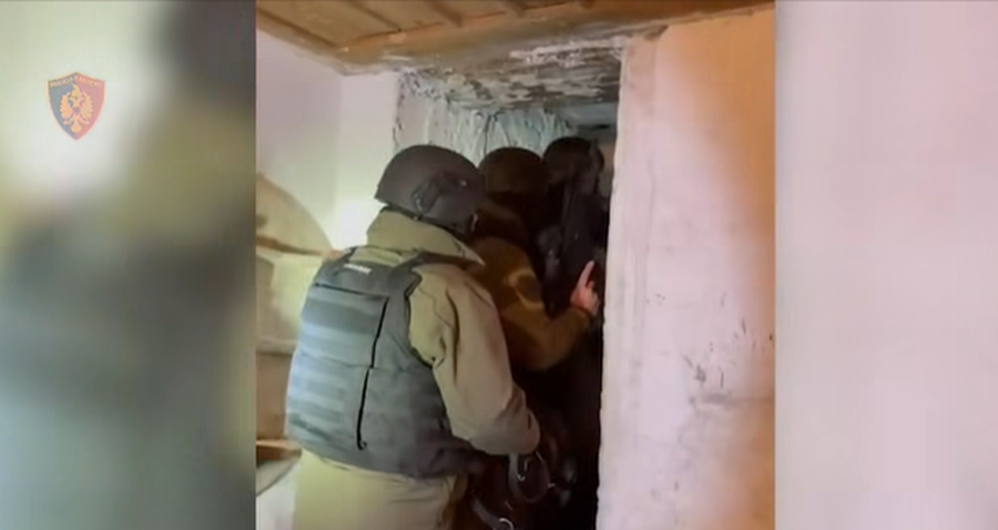 Flamur i ISIS, granata e kallashnikovë, 2 të arrestuarit u