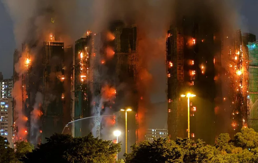 Tragjedi në Hong Kong, kompleksi i banimit shkrumbohet nga zjarri, 44