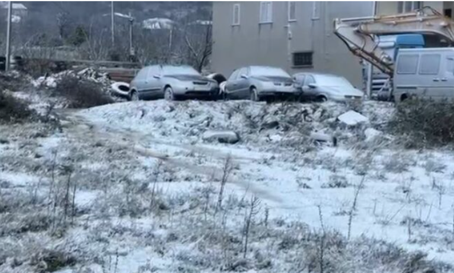 Dëbora zbardh Bulqizën, vështirësi qarkullimi dhe