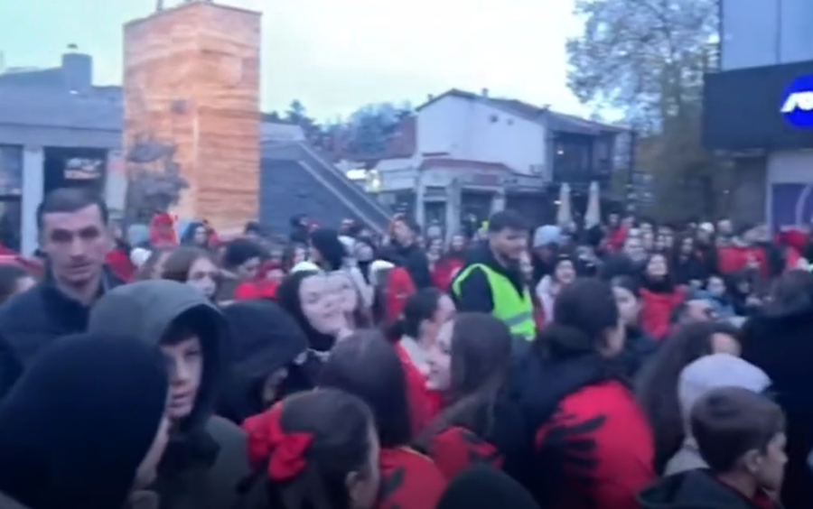 VIDEO/ "Çou Adem", shqiptarët festojnë me
