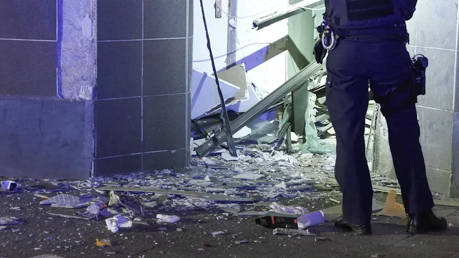 FOTO/ Atentat ndaj reperit shqiptar në Gjermani? Sulmohet me eksploziv