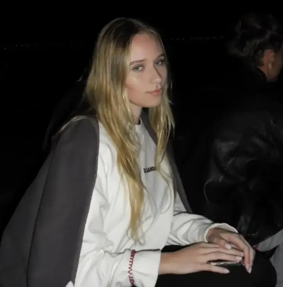 Gazetari ukrainas pretendon se ka takuar vajzën e Putinit në Paris: