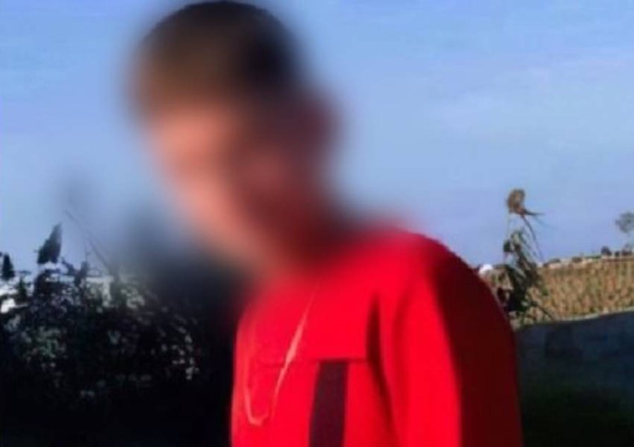 15 vjeçari ndërroi jetë pas goditjeve me thikë,