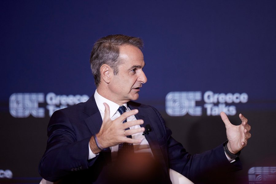 Mitsotakis “dorëzohet” para protestës së